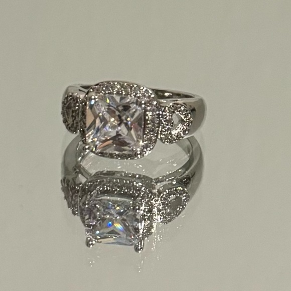 FREE 🆕 Piatella ring, 2 carat cushion cut, accents, 14k white gold plated - Picture 3 of 16